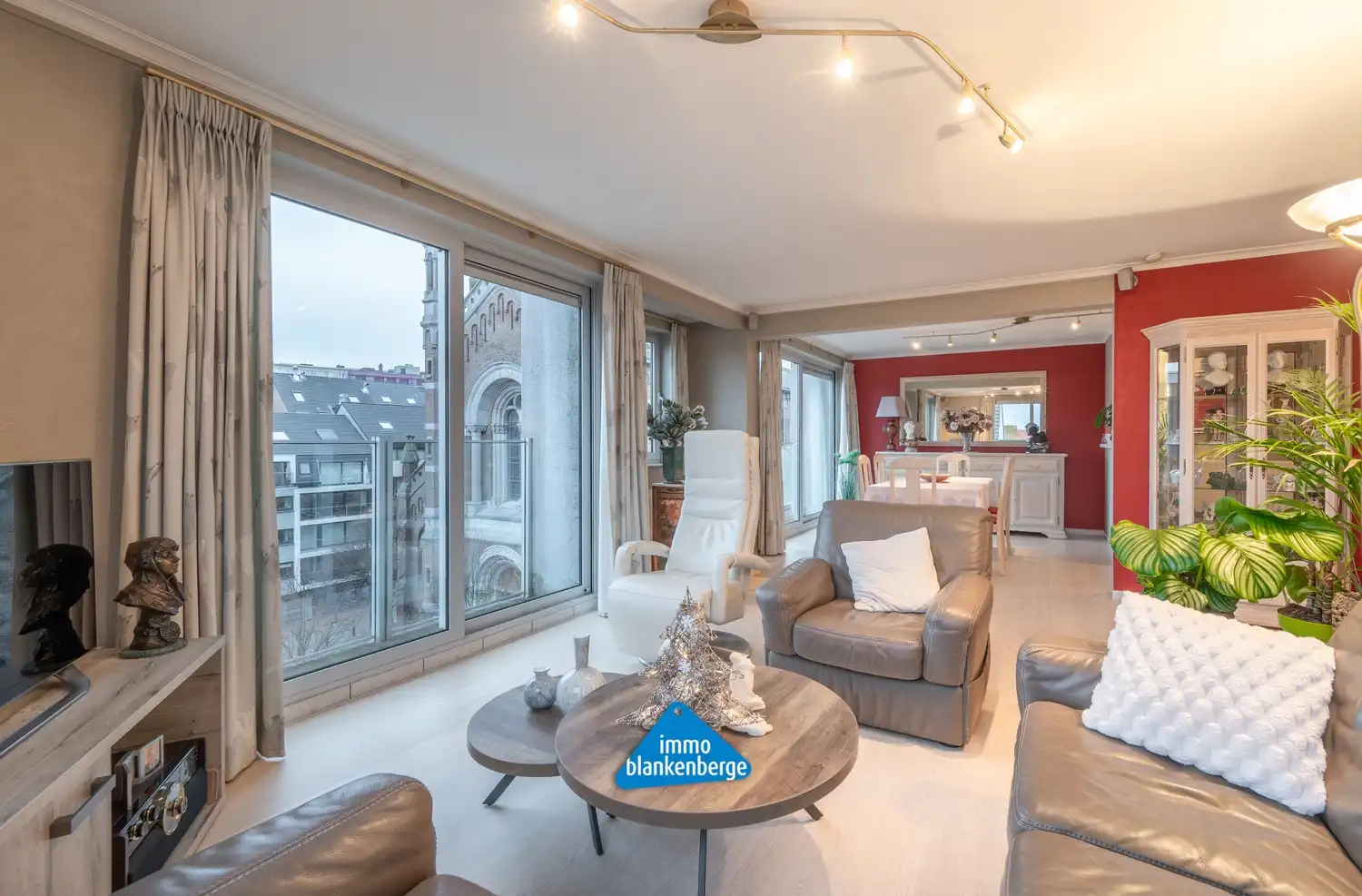 Lichtrijk hoekappartement met een zuidgericht terras (+/- 20m²) in het centrum van Blankenberge foto 3