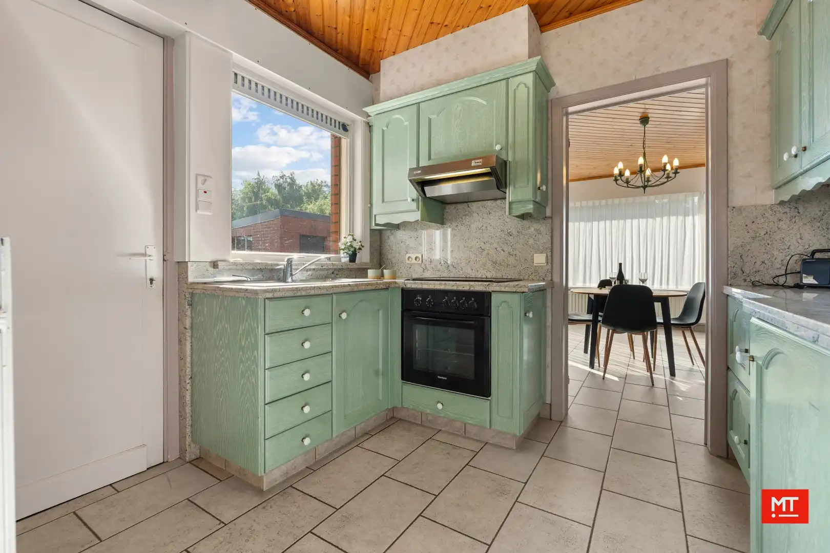 Alleenstaande woning met 3 slaapkamers, tuin en garage in het landelijke Zonnebeke foto 5