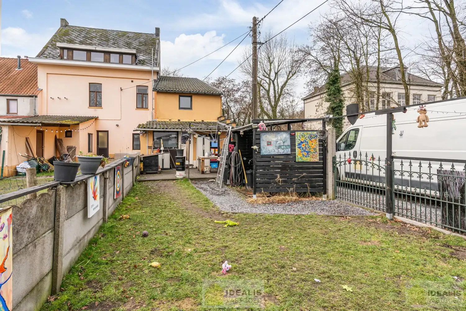 IDEALIS VASTGOED – CHARMANTE EENGEZINSWONING TE WIJCHMAAL, PEER! Deze woning omvat ca. 102m² bewoonbare oppervlakte op een perceel van 2a24ca met op het gelijkvloers inkomhal, bureau, woonkamer, keuken, toilet en berging. Op de verdieping 2 slaapkamers, dressing (mogelijkheid tot 3de slaapkamer in dressing) en badkamer. Uiterst geschikt voor kandidaten op zoek naar een betaalbare woning. foto 15