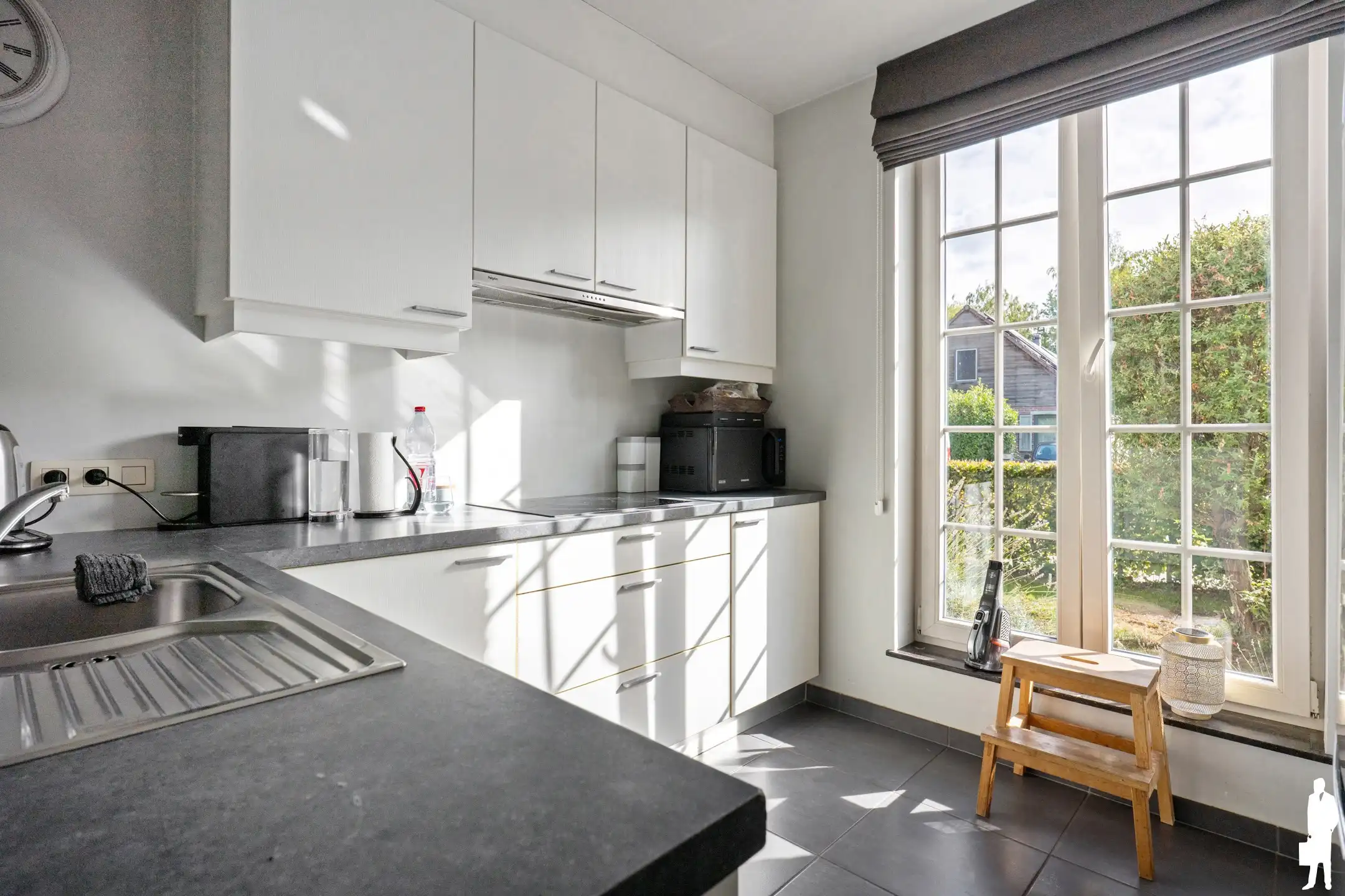 Ruime HOB met 4 slpk en prachtige tuin op toplocatie in Hove foto 14