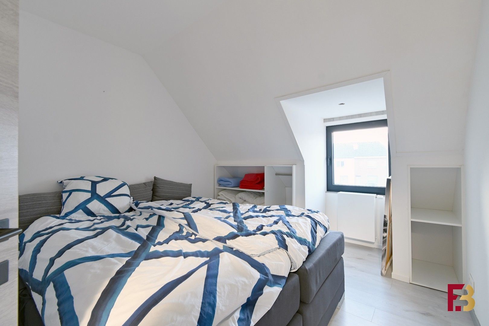 Stijlvol en ruim appartement met terras nabij het centrum van Merelbeke foto 12