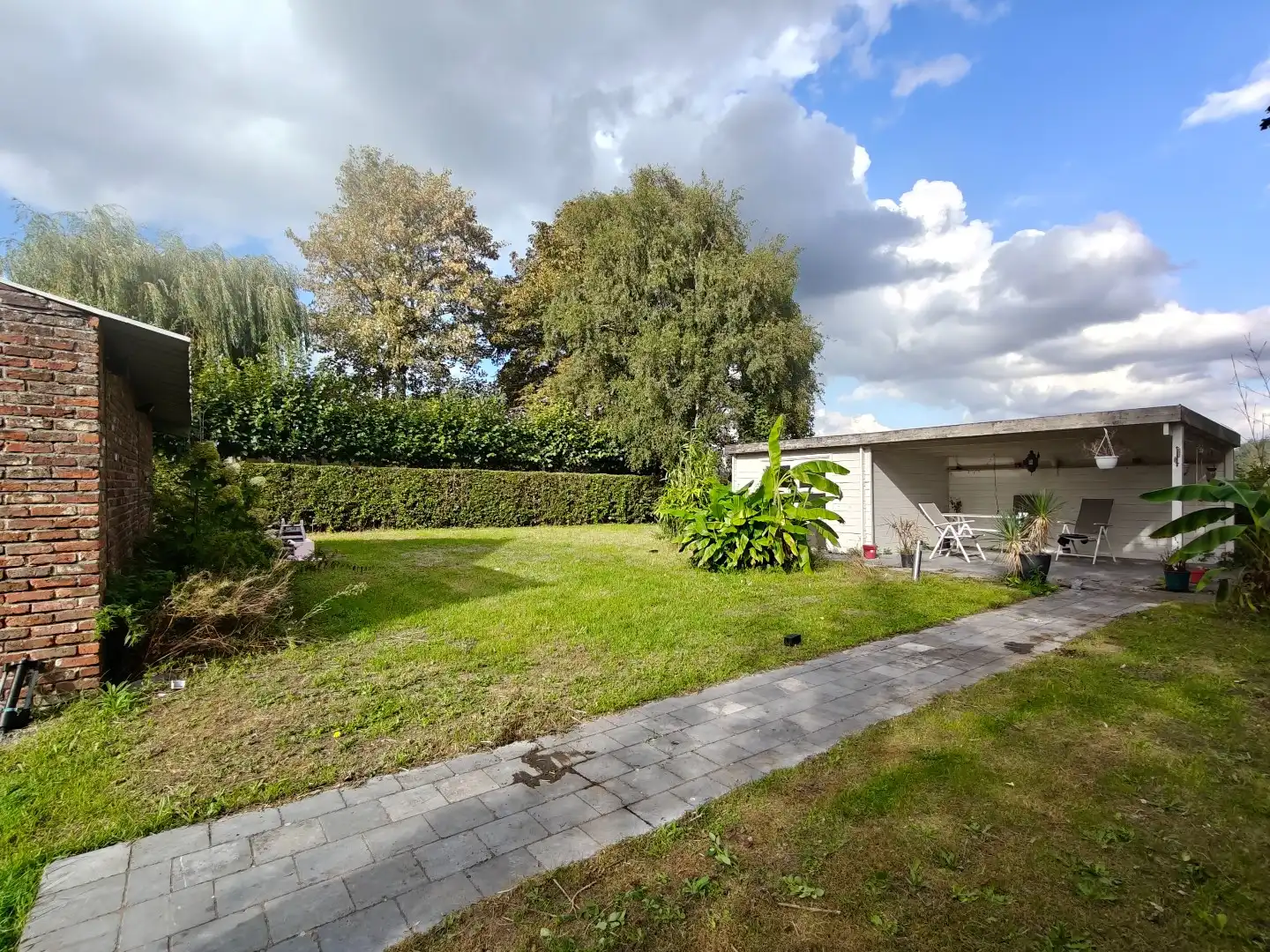Ruime bungalow met tuin en 2 garages foto 13