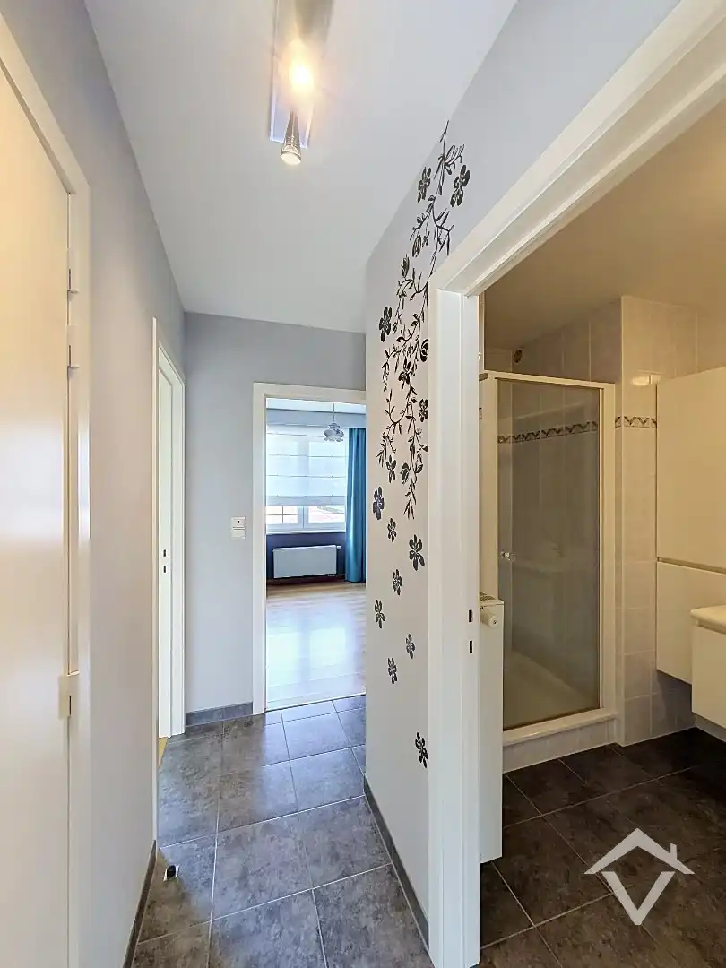 Instapklaar appartement met 2 slaapkamers, 2 bergingen en garage te Eernegem foto 19