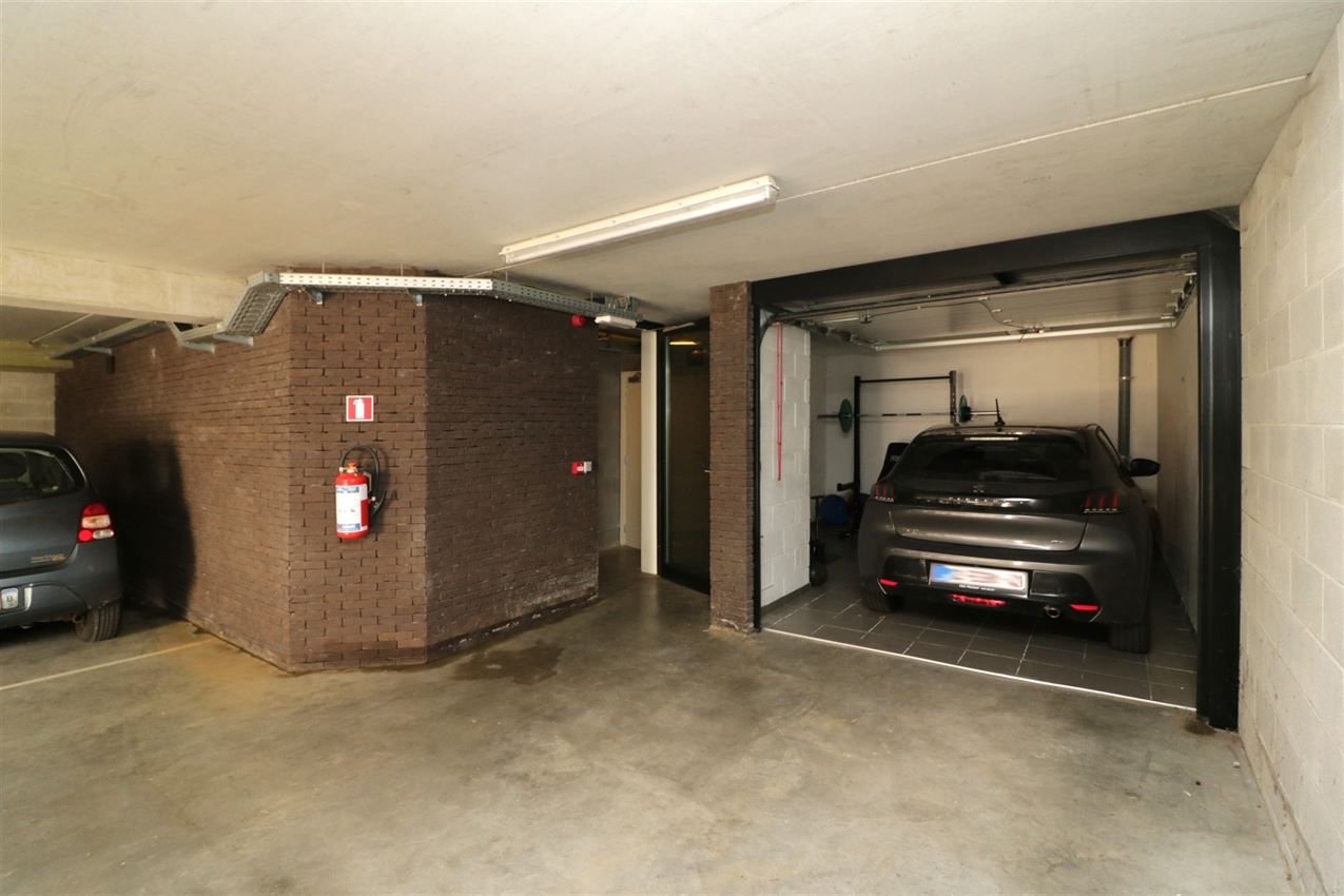 Duplex met 2 slpk., terras en garage temidden centrum foto 26
