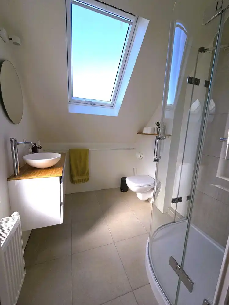 Zeer rustig gelegen woning in Mariaburg, gerenoveerd en voorzien van 3 slaapkamers en ruime garage aanbouw foto 10