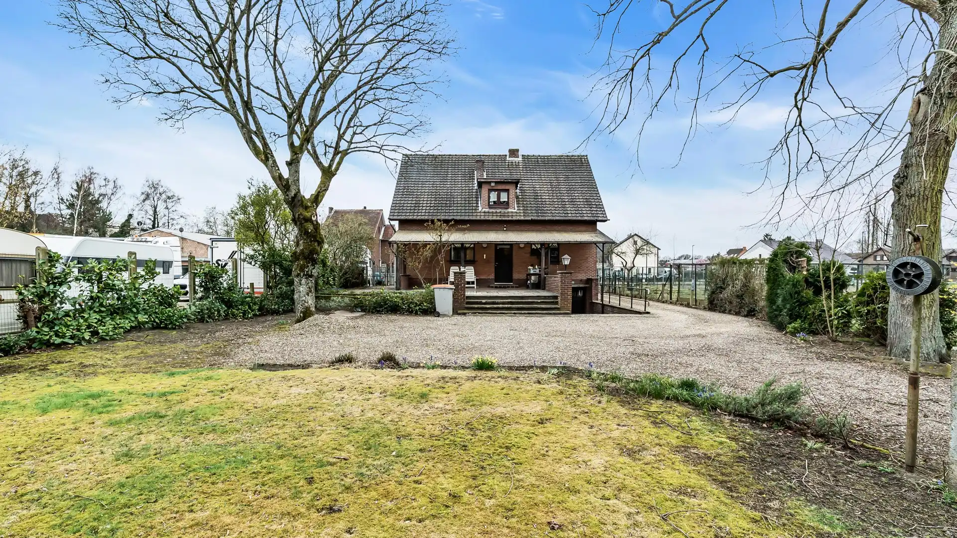 Rustig gelegen te renoveren woning met 4 slaapkamers op een perceel van 13a 07ca foto 24