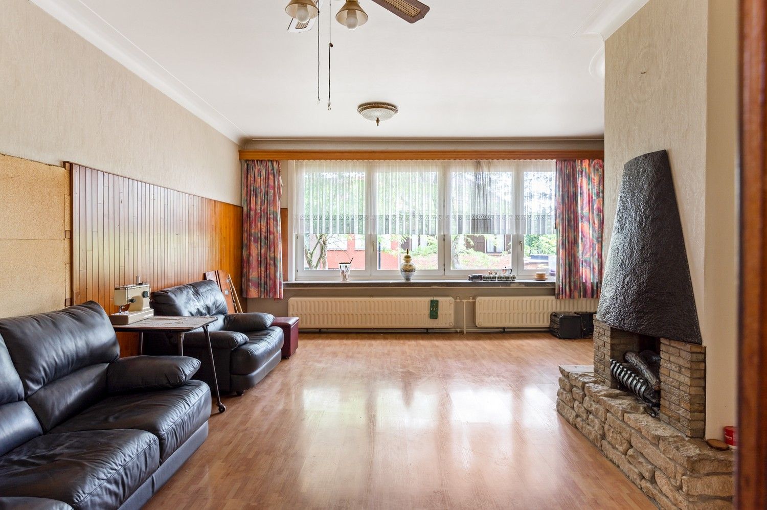 Ruime woning met 4 slaapkamers, garage & tuin in Borsbeek! foto 6