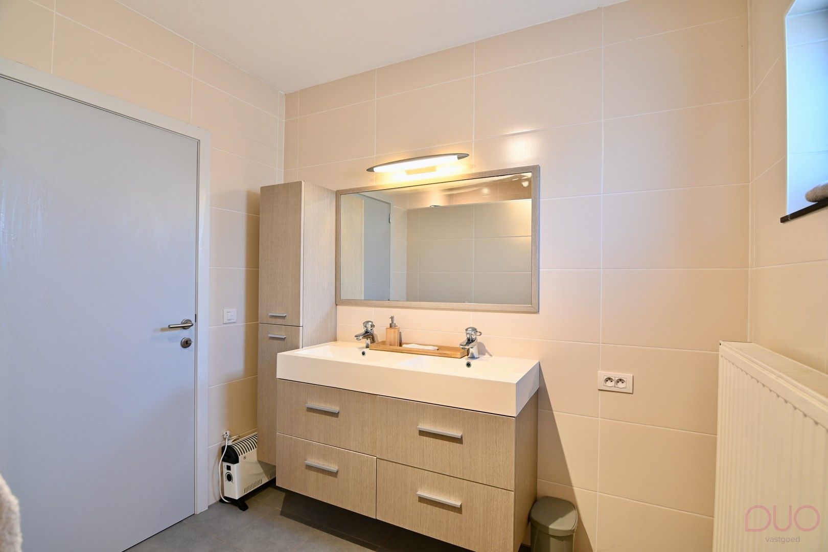 Knappe instapklare villawoning met vijf slaapkamers, verwarmd zwembad op 21a59ca foto 26