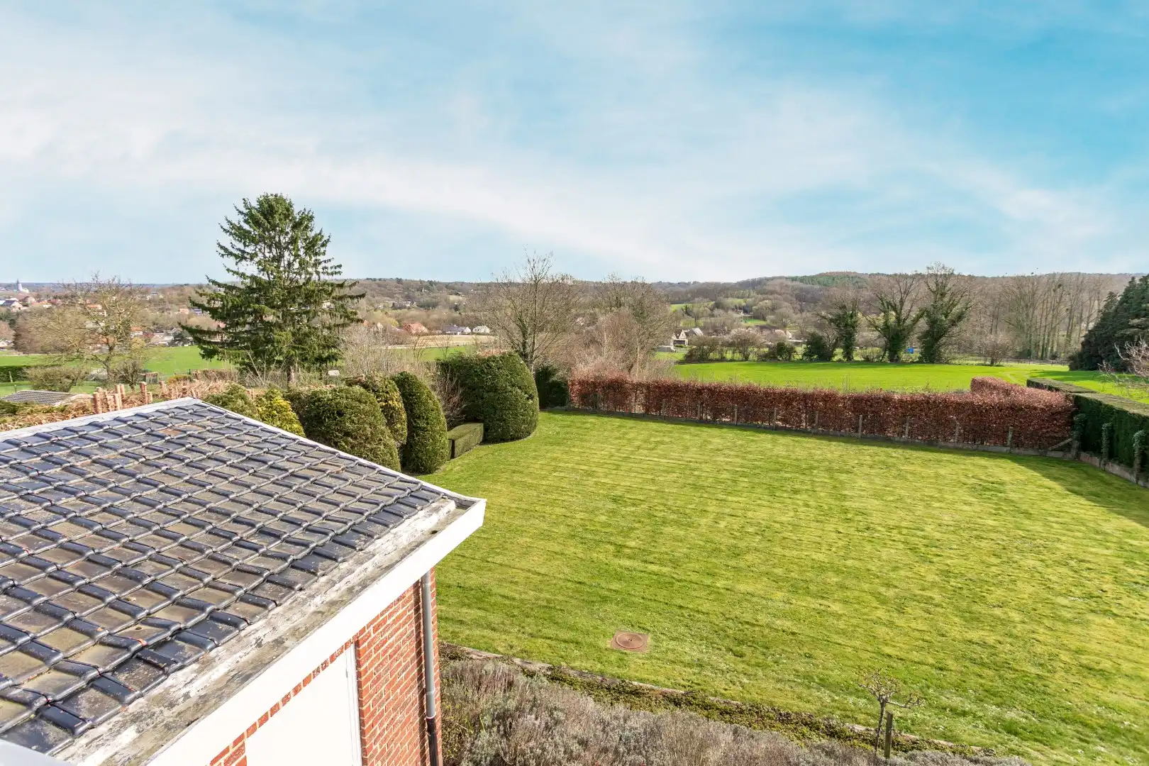 Te renoveren woning met 5 slpks op topligging in Dworp foto 25