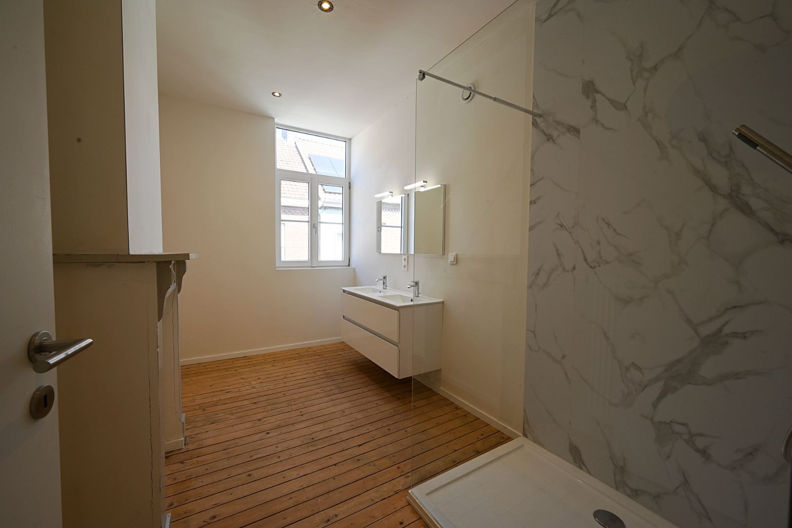 Gerenoveerde woning met 3 slaapkamers foto 8