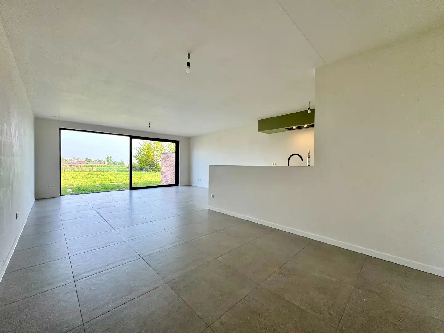 NIEUWBOUW WONING MET 3 SLAAPKAMERS, GARAGE EN TUIN (515m²) foto 7