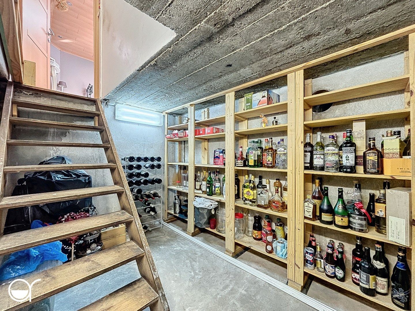 Ruime woning met vier slaapkamers, tuin, garage en mogelijkheid voor zelfstandige activiteit foto 24