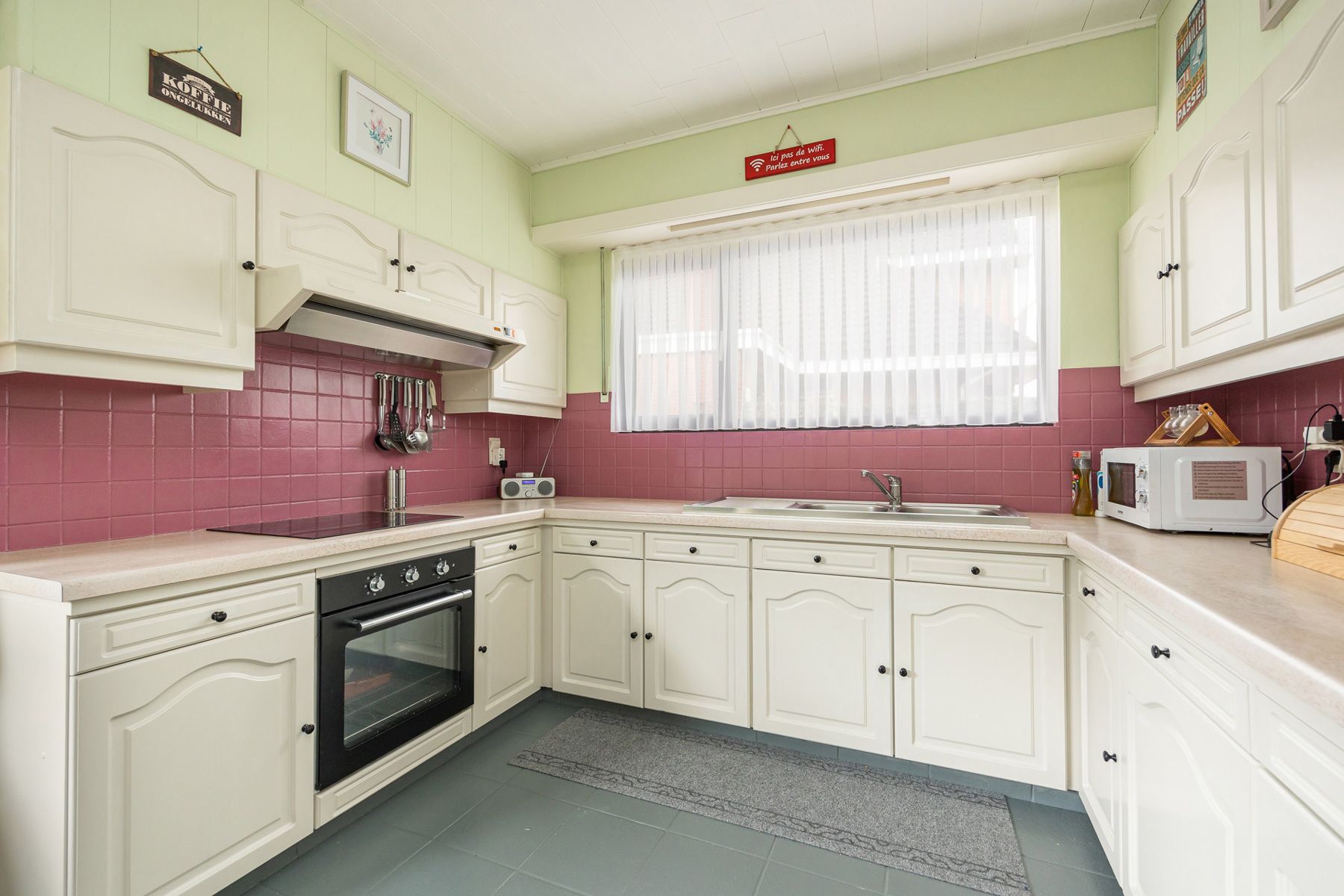 Ruime woning met 4 slks en 2 bdks op 886 m² foto 11