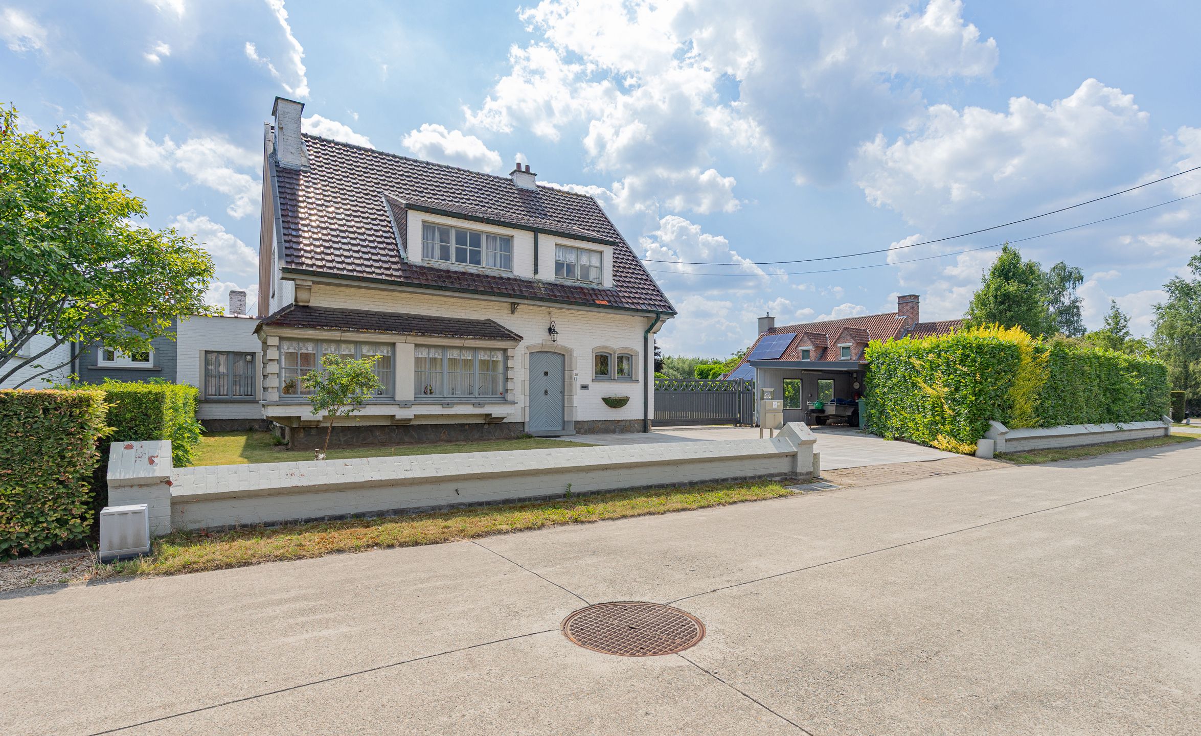 AALST – Halfopen bebouwing met villa-allure op 3114 m² foto 2