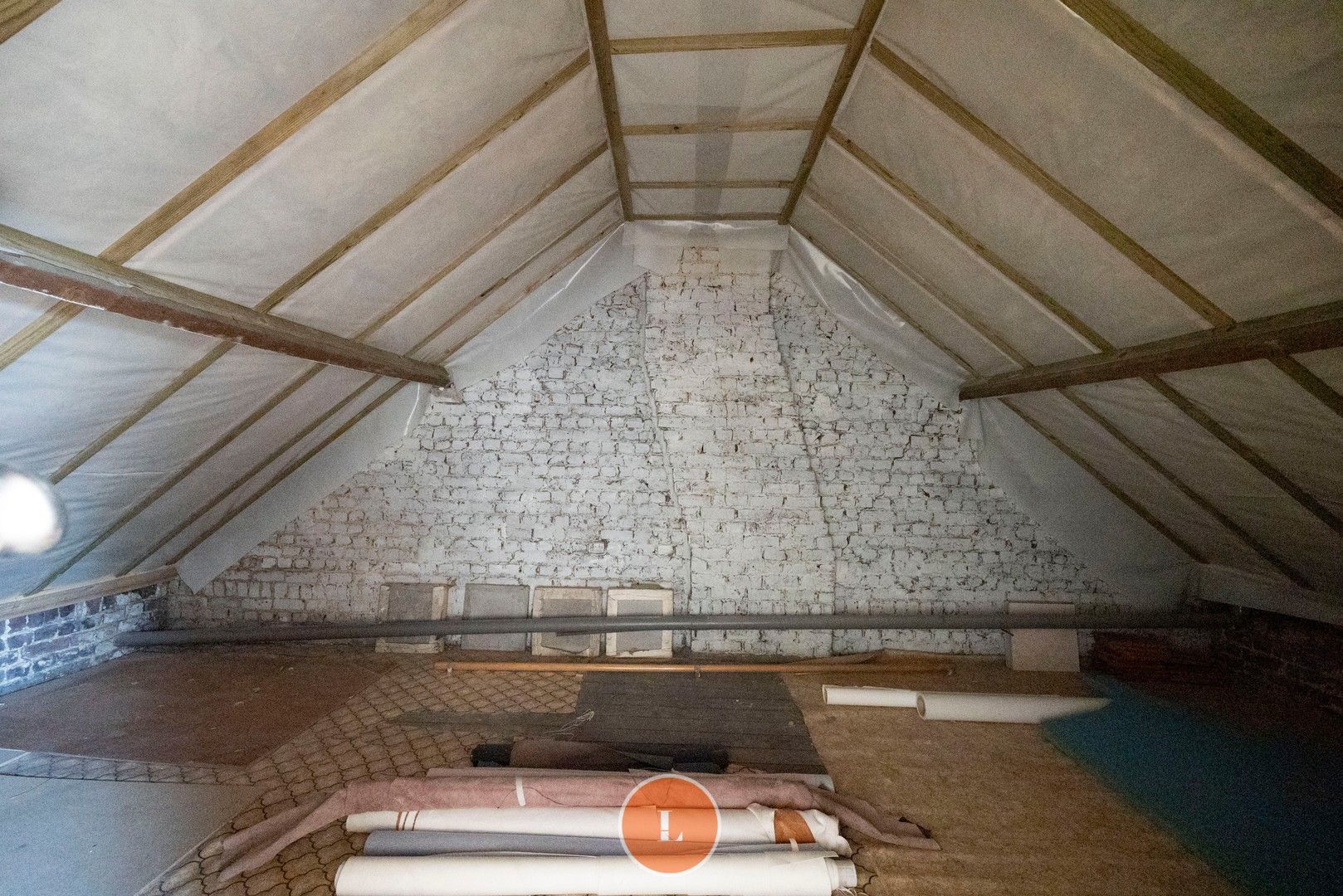 Te renoveren woning in centrum Menen foto 18