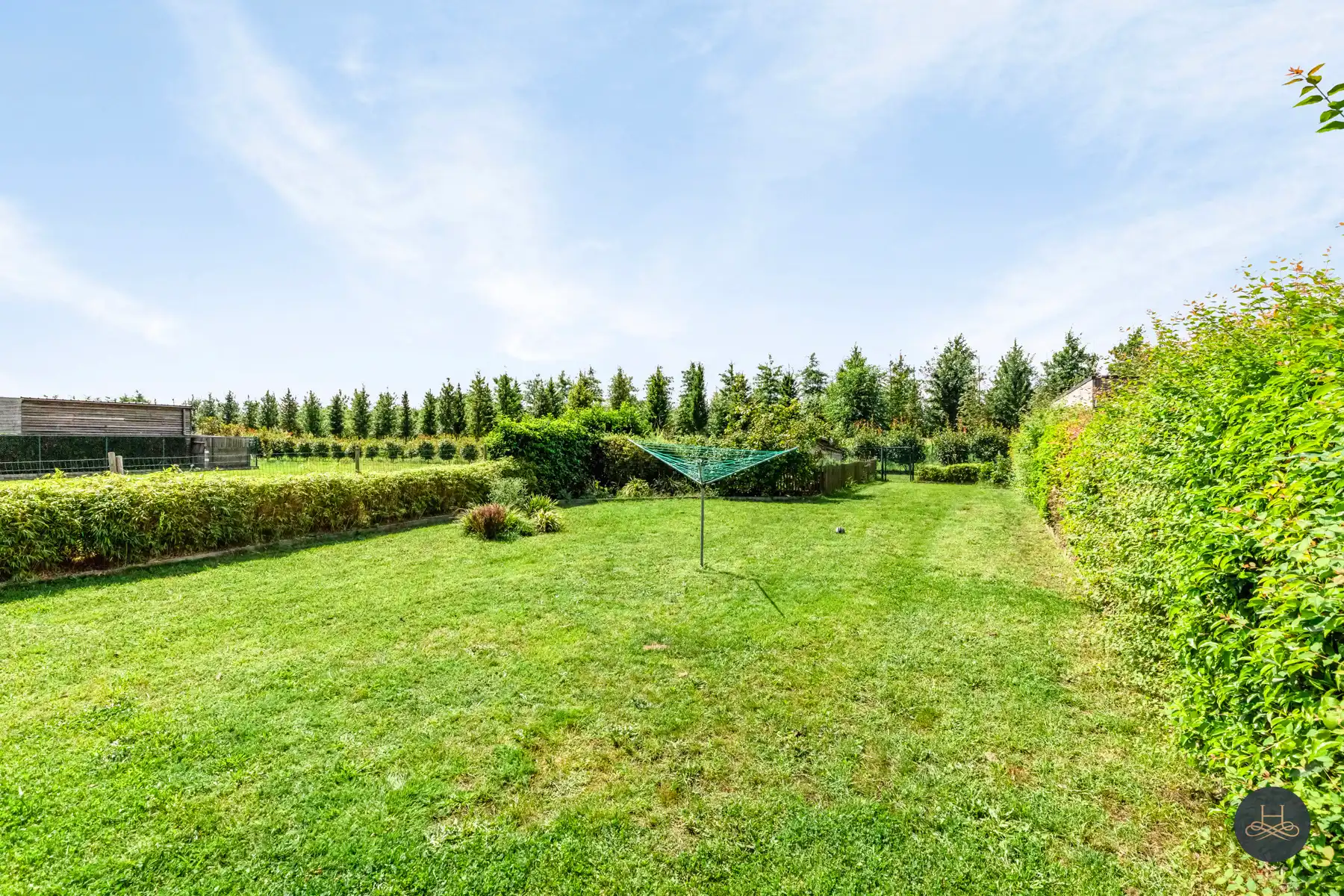 Leuke woning met grote tuin foto 3