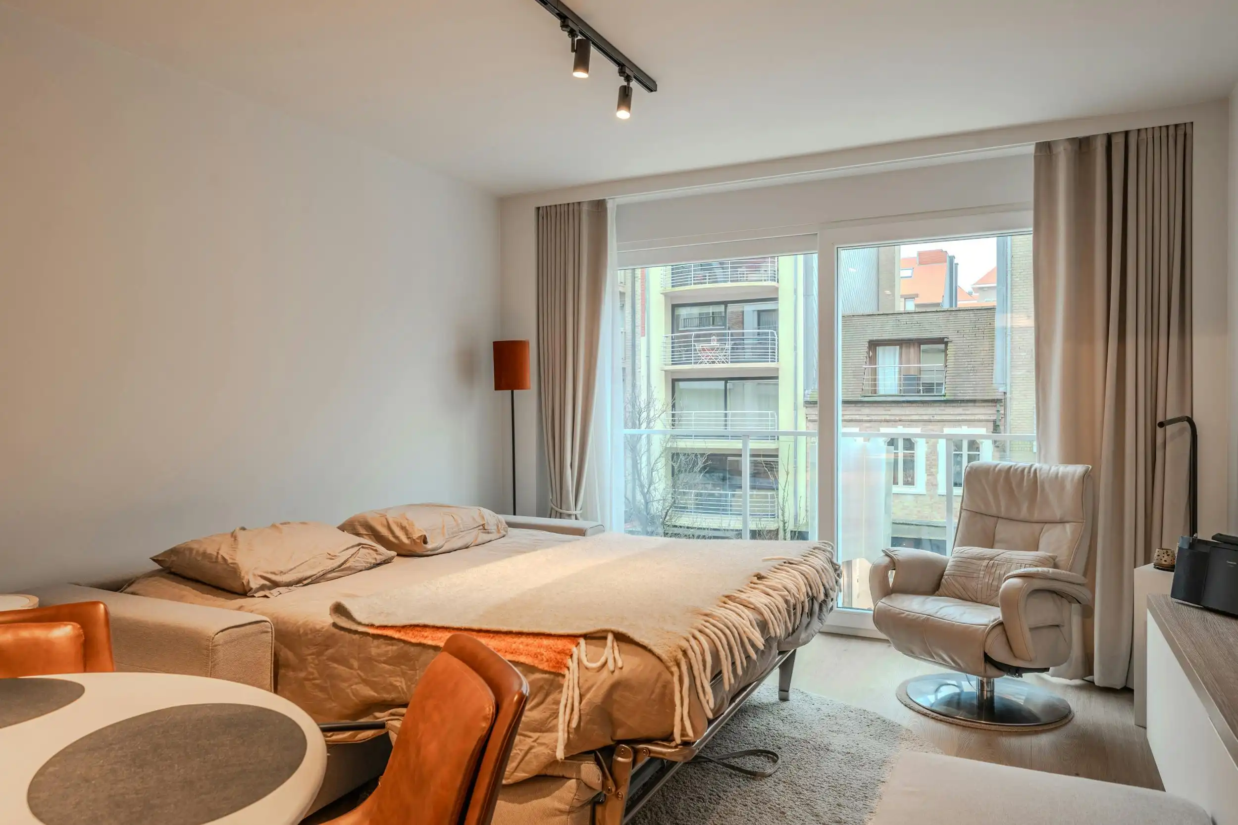 Stijlvol gerenoveerde studio op toplocatie foto 11