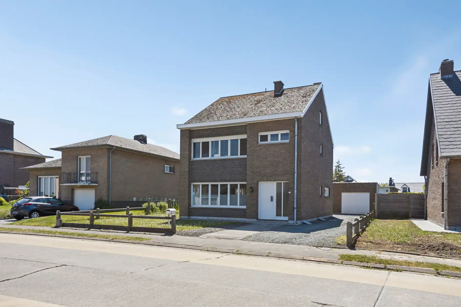 Te renoveren open bebouwing met zuidgerichte tuin foto 2