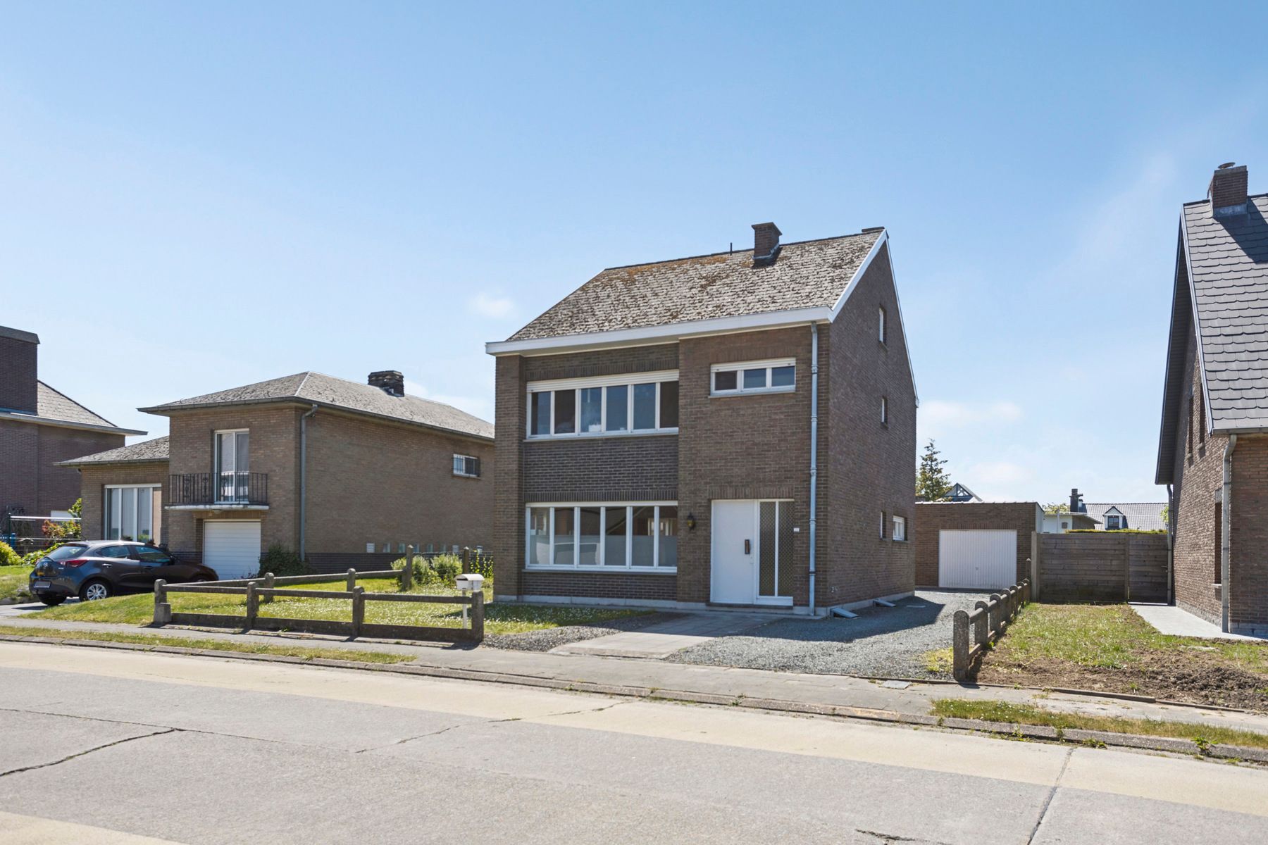 Te renoveren open bebouwing met zuidgerichte tuin foto 2