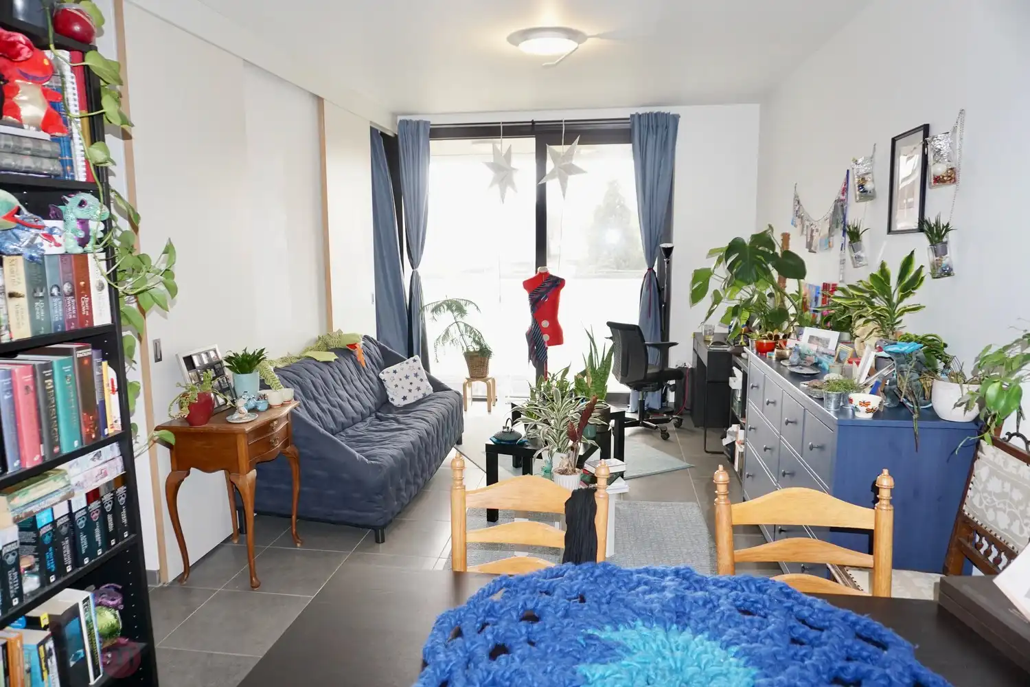 Recent appartement met 1 slaapkamer, terras en autostaanplaats. foto 5