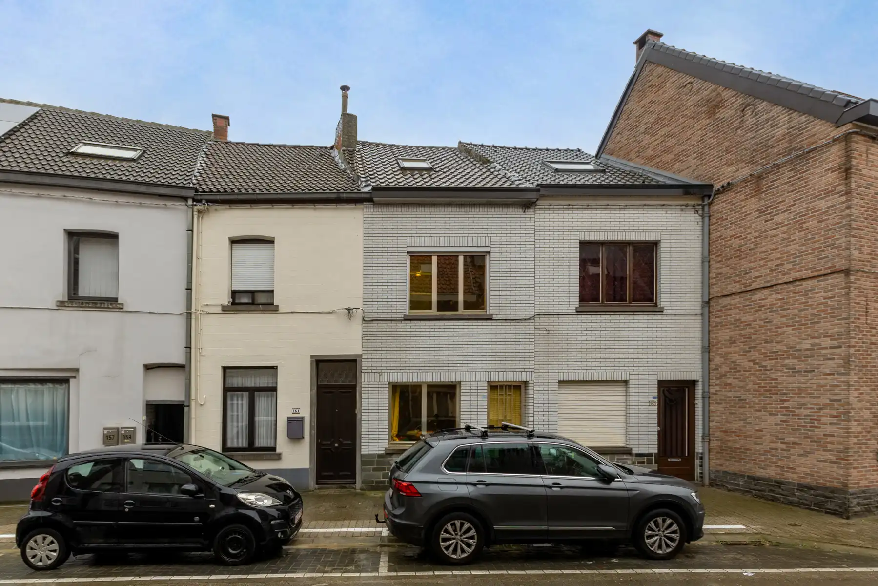 Te renoveren woning met 2 slaapkamers en inrichtbare zolder foto {{pictureIndex}}