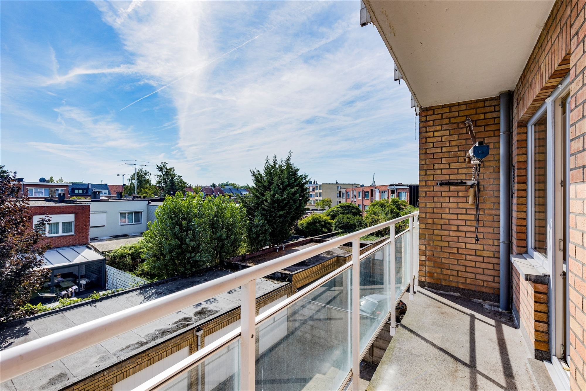 Ruim op te frissen 2 slk appartement met terras foto 14