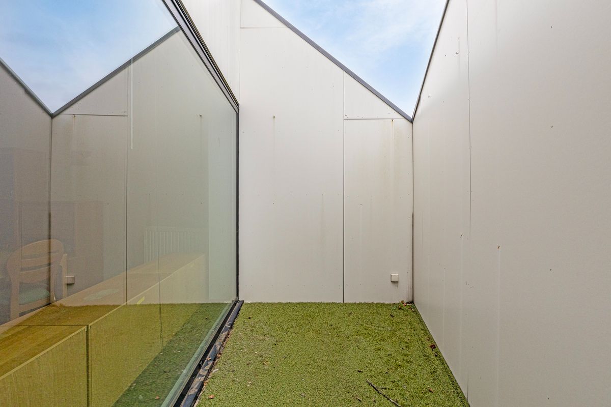 Instapklaar appartement met terras in Puurs-Sint-Amands foto 10