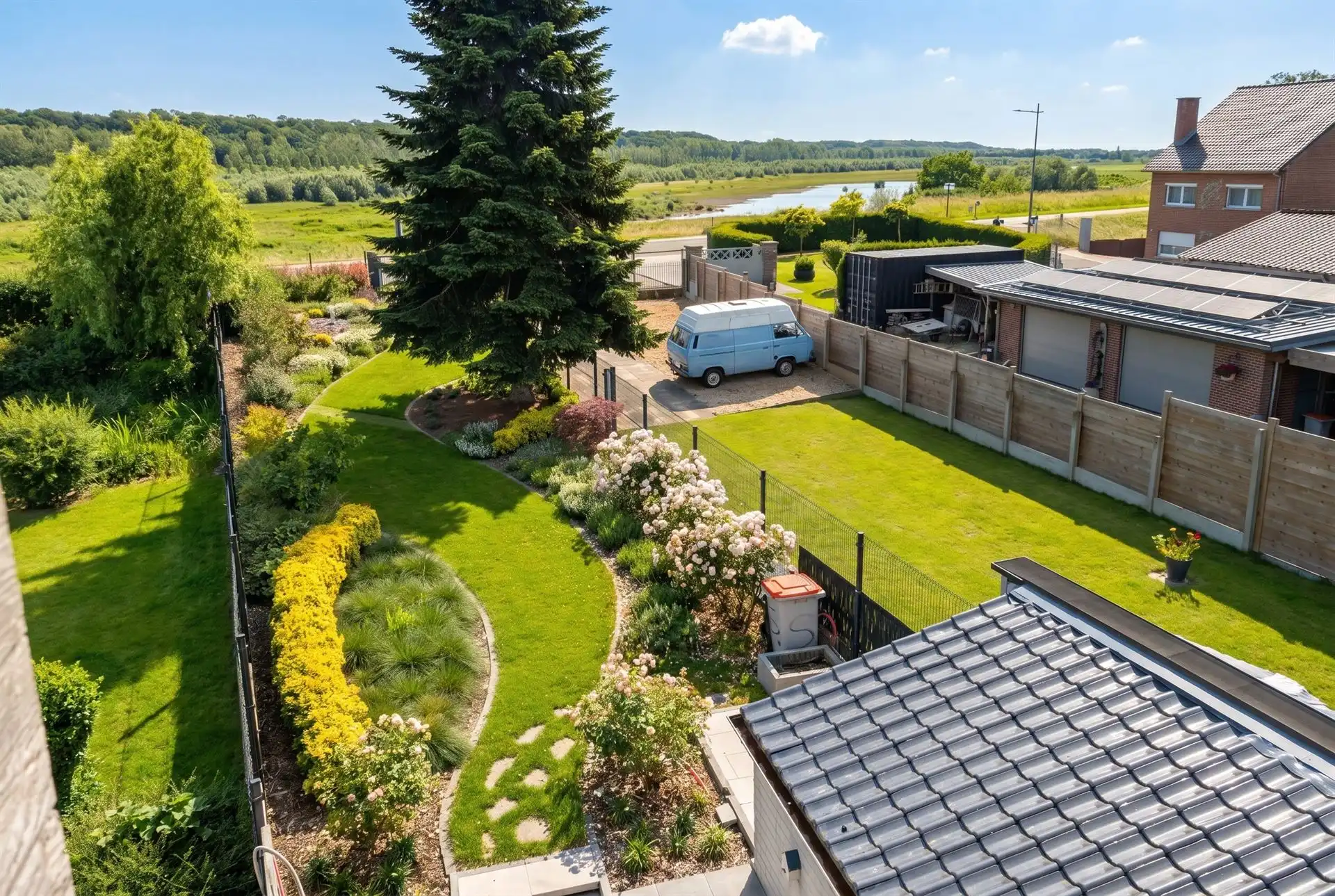 Grotestraat 332/2 – genieten van comfort, sauna, ruime inpandige garage, prachtig aangelegde tuin en een uniek uitzicht over de Maas! foto 25