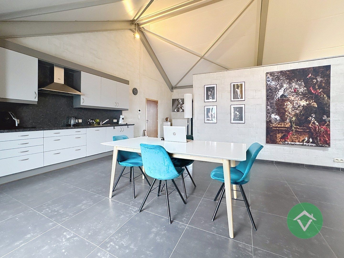 Lichtrijke Loft met 1 slaapkamer te Oostende foto 8