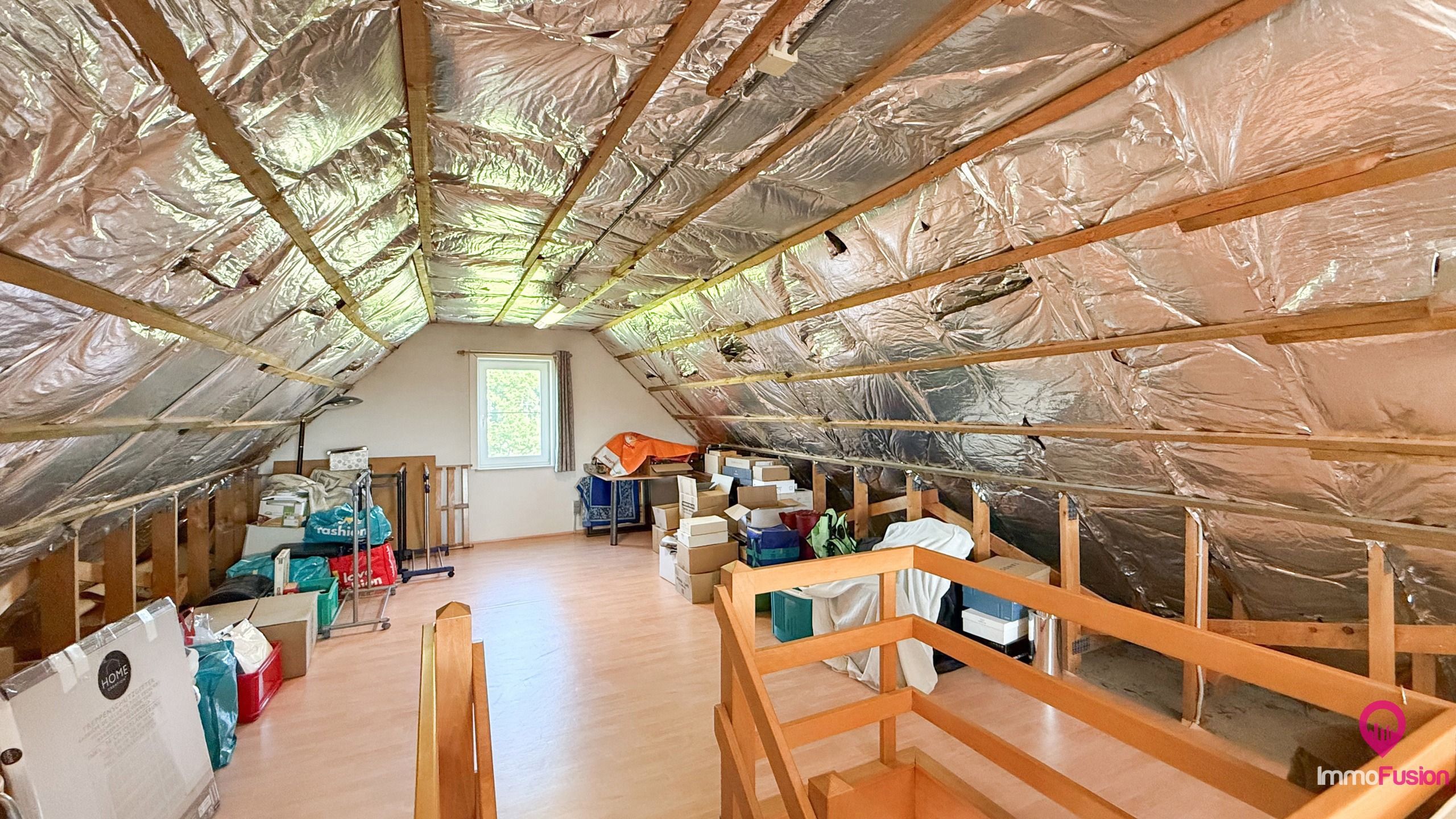 Ruime gezinswoning met 3 slpks, dubbele garage en grote tuin! foto 40