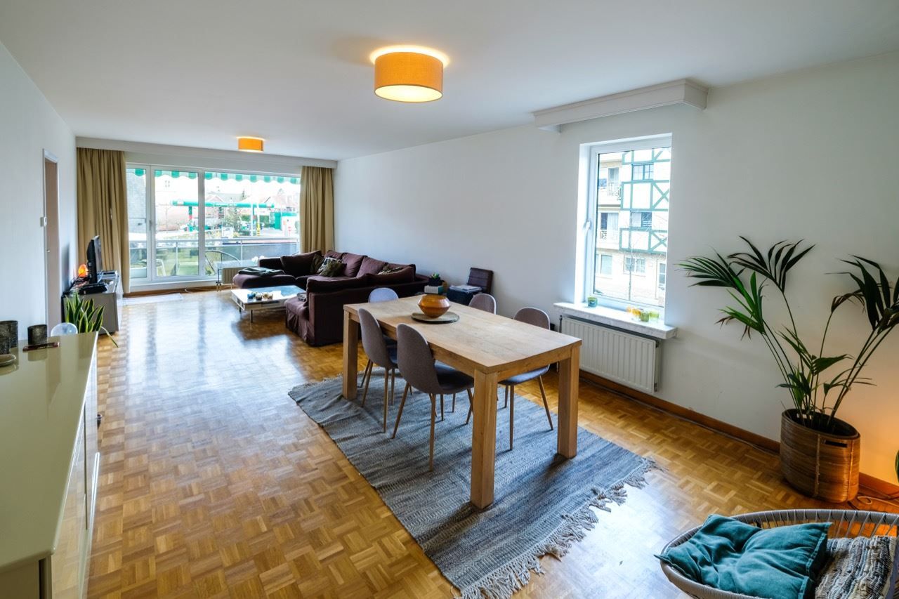 Groot en centraal gelegen appartement met 3 slk en terras foto 3