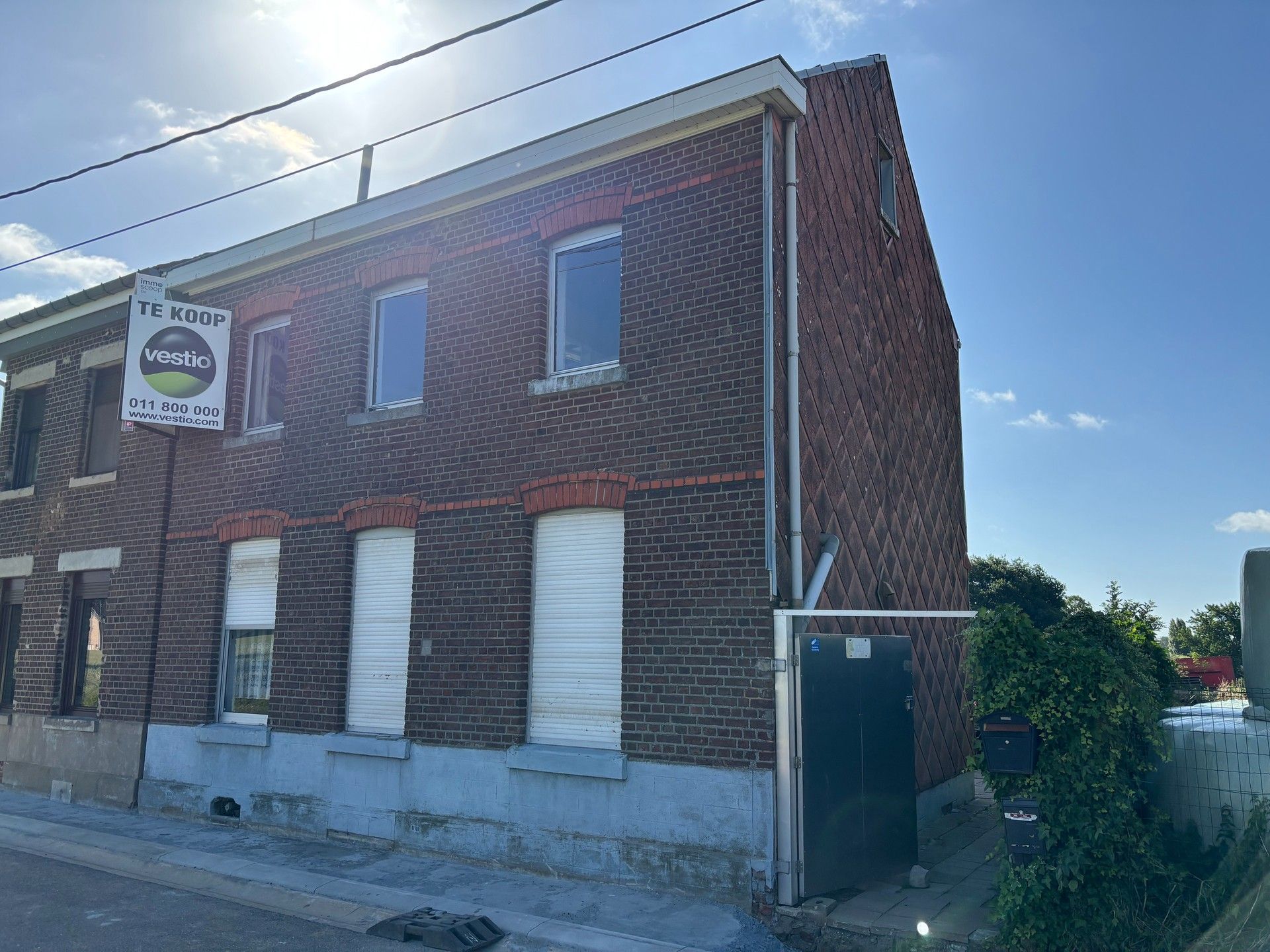 VOLLEDIG TE STRIPPEN WONING foto 2