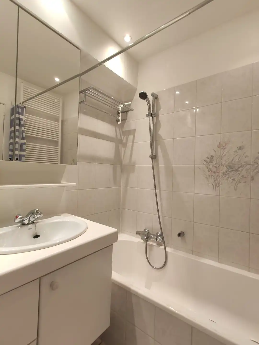 Gemeubeld: aangenaam vakantieappartement op de Zeedijk in Duinbergen! foto 13