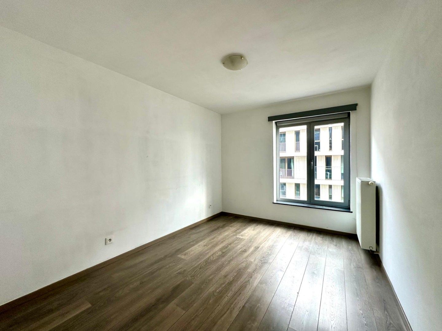 Rustig gelegen appartement vlakbij station Brugge, omringd door groen foto 6