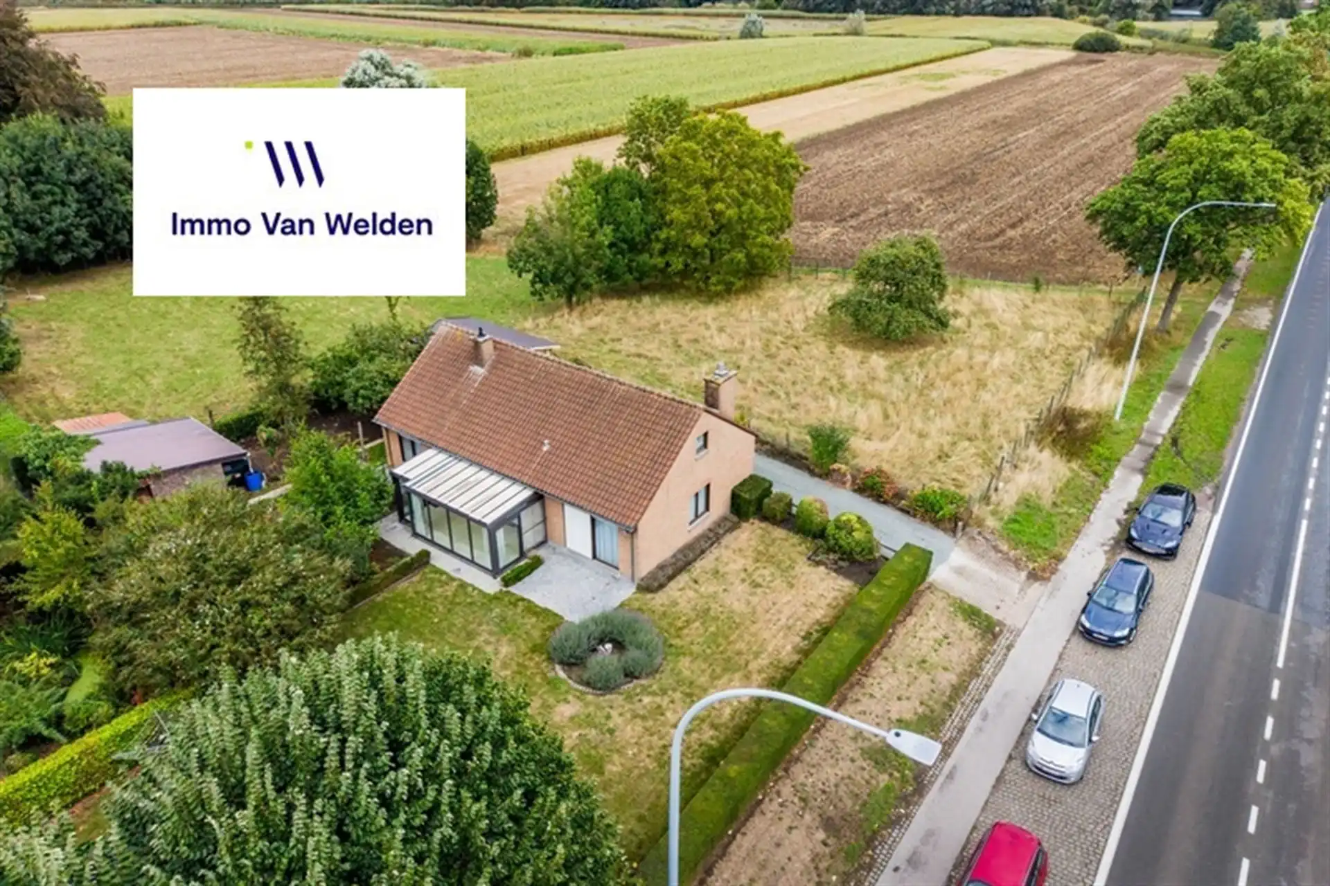 Vrijstaande woning met uitzonderlijk ruim perceel en landelijk uitzicht foto 33