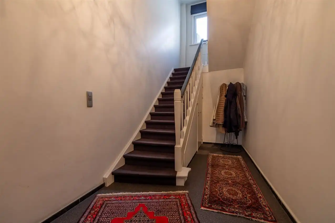 Bauhaus stijl '60, panoramisch zicht op Basiliek foto 31