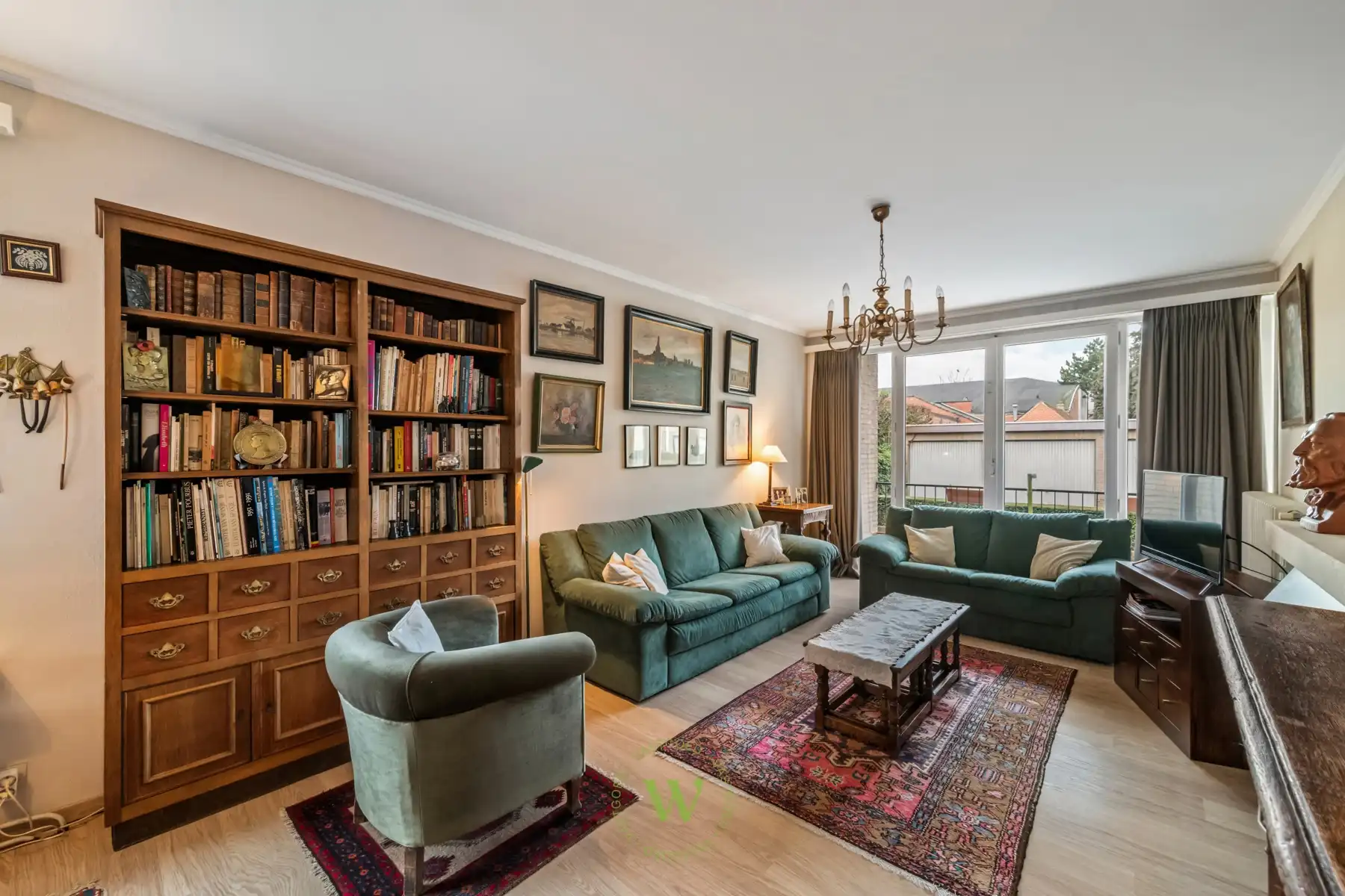 Lichtrijk 3-slaapkamerappartement met 2 garages en berging foto 8