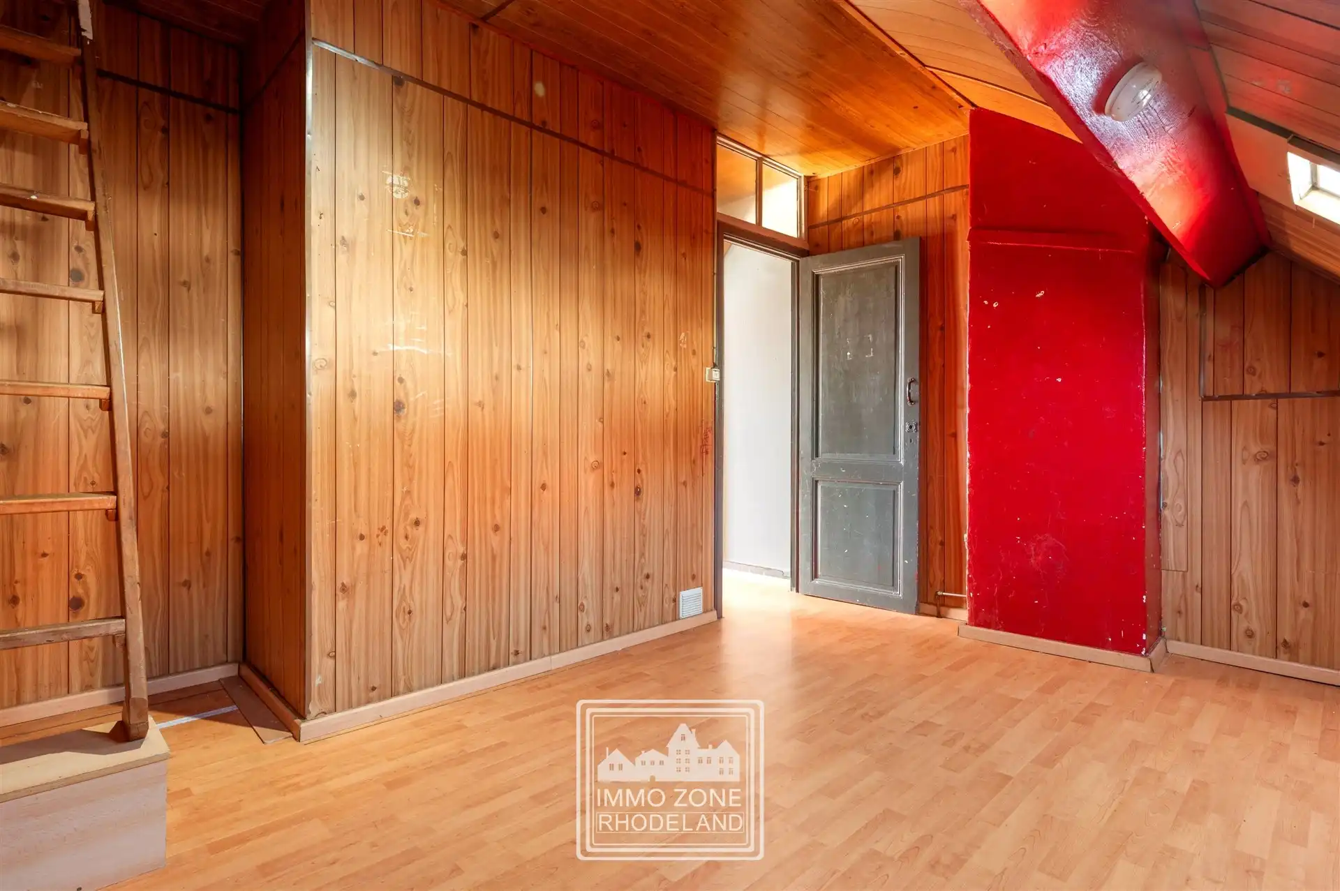 Gunstig gelegen te renoveren woning met veel potentieel foto 21