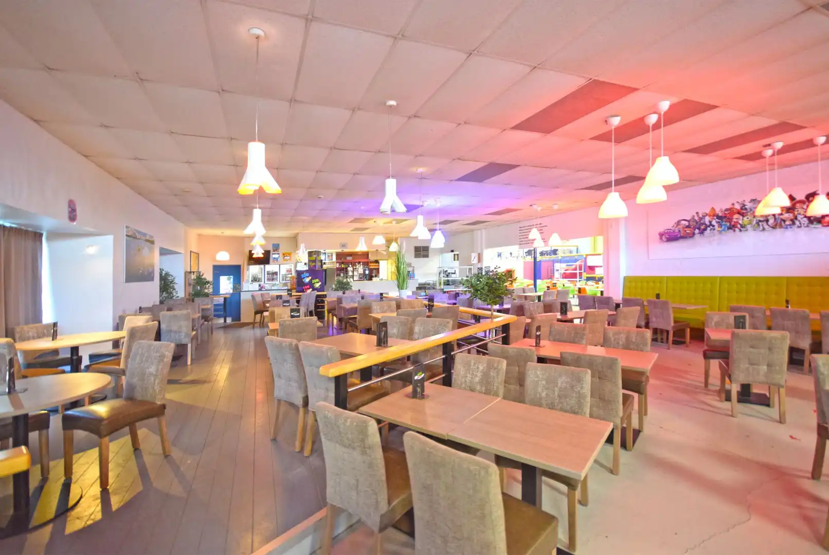 HANDELSRUIMTE/LOODS  EN BOUWGROND IN MAMMOET CENTRUM TE ROESELARE  foto 4