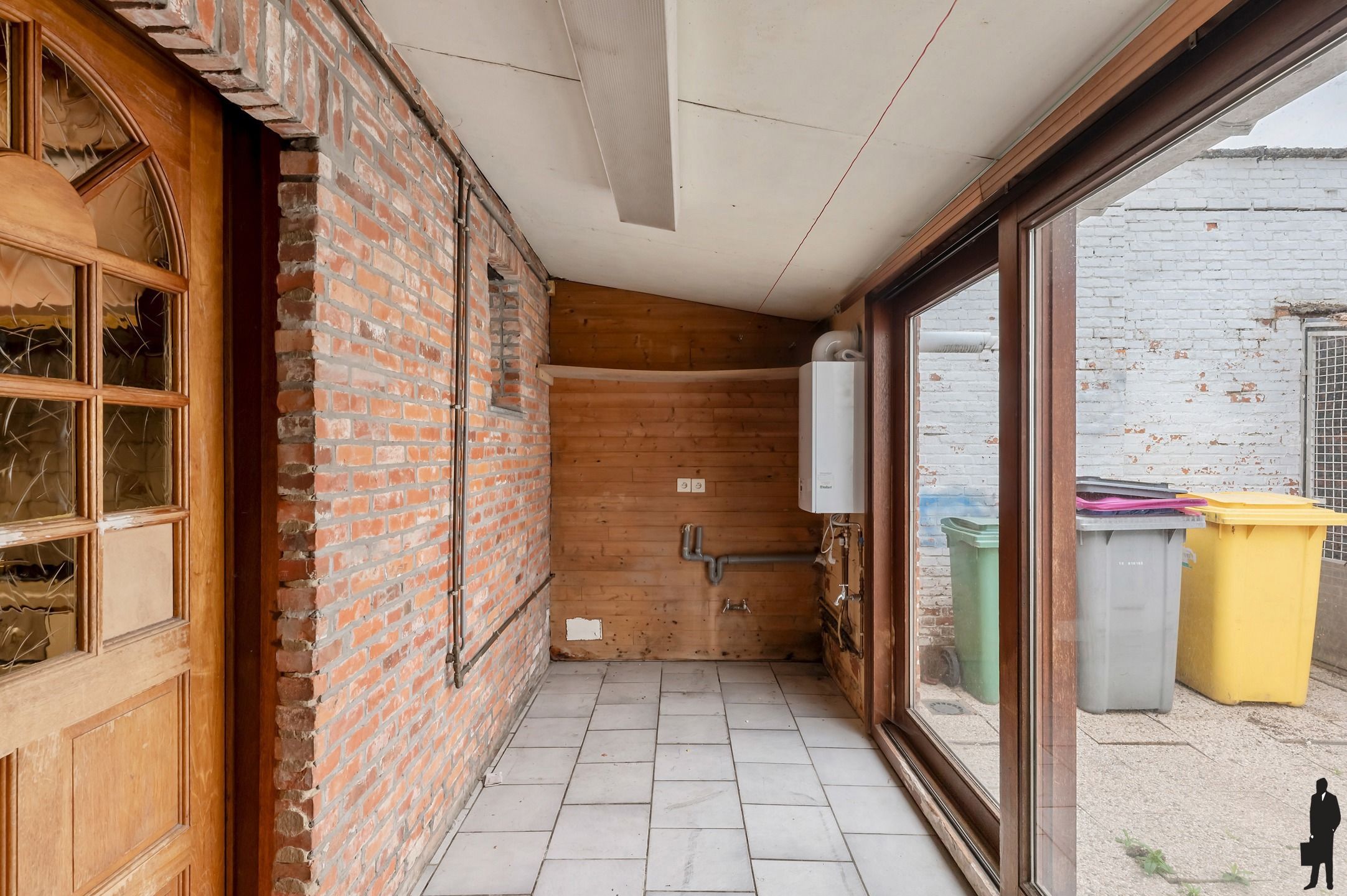 Ruime woning met 3 SLPK en koer in het centrum foto 8