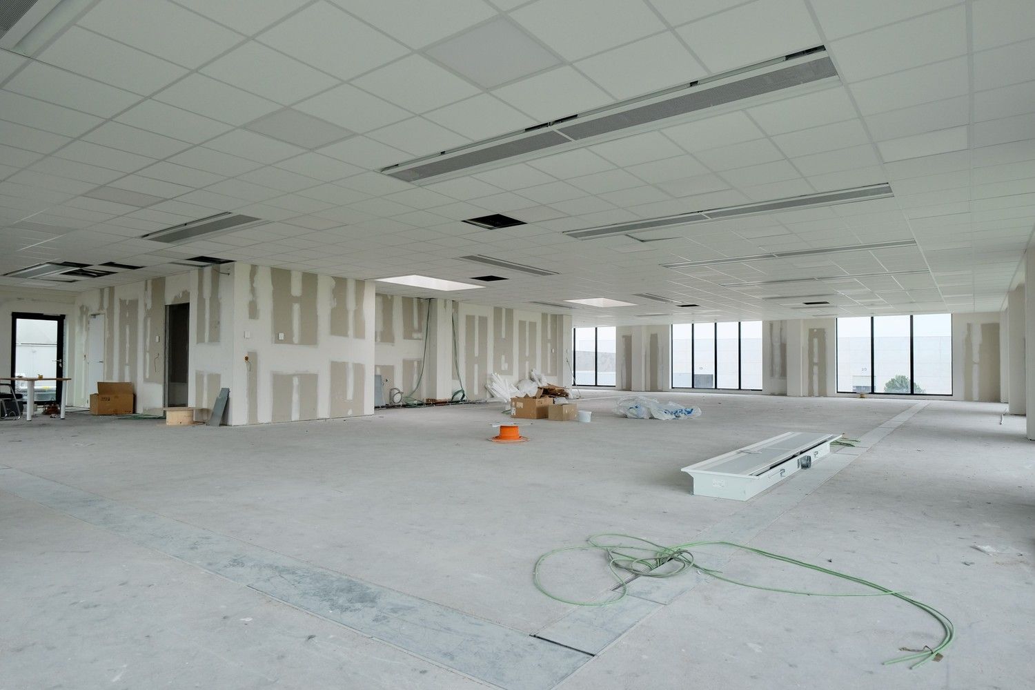 TE HUUR: Nieuwbouw kantoorruimte van 110 m2 foto 2