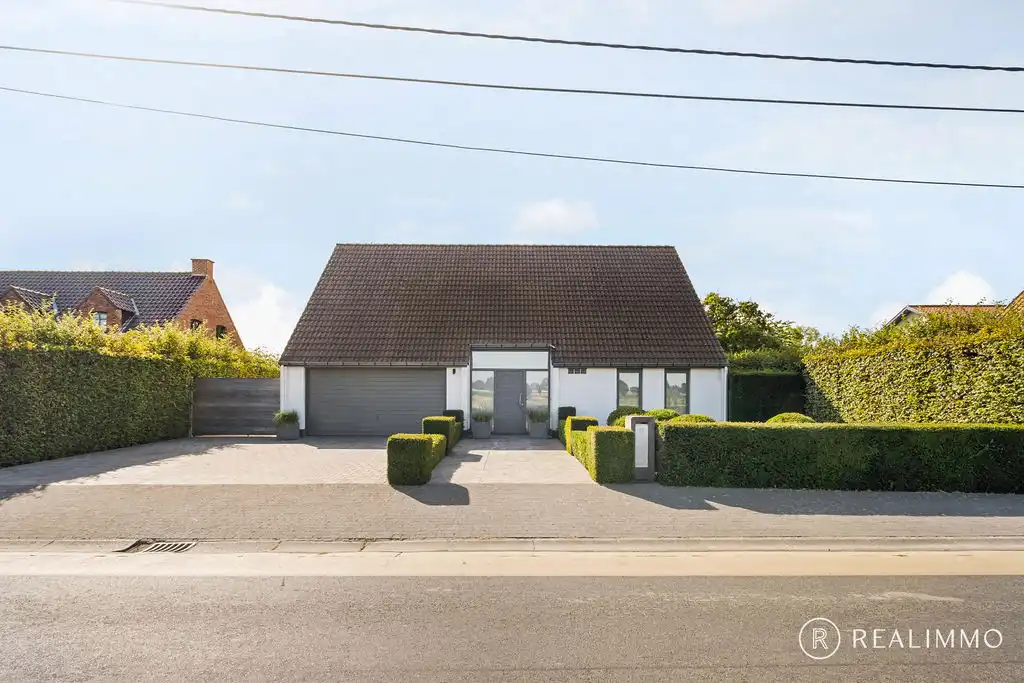 Tijdloze duurzame villa op 1.892m² met zwembad! foto 4