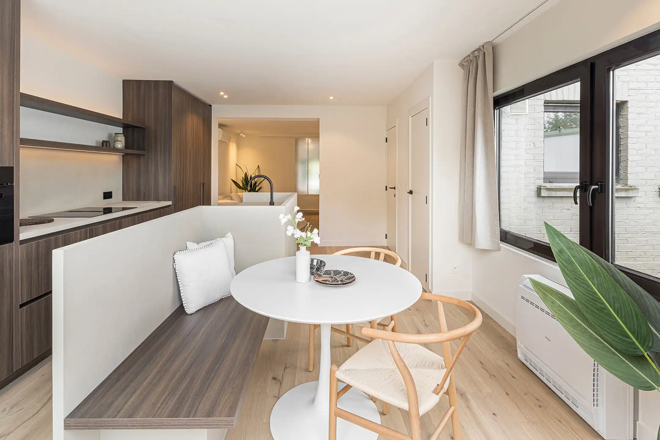 Instapklaar en gerenoveerd appartement in Westmalle foto 3