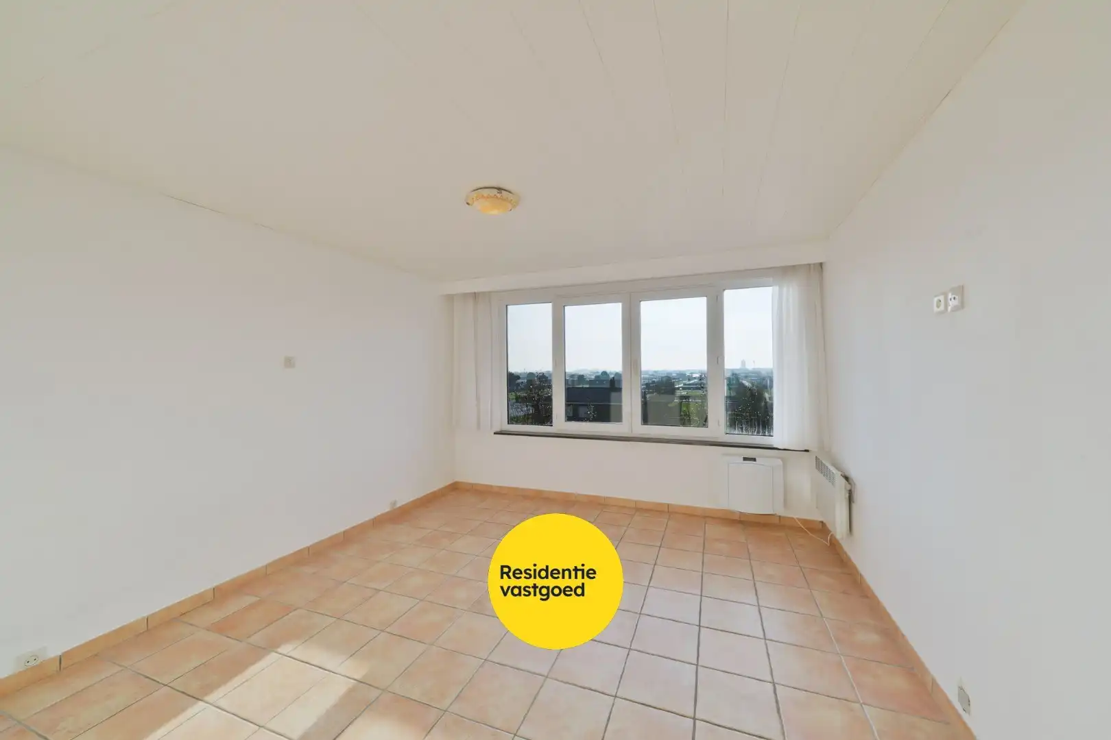 Instapklaar appartement met 2 slaapkamers– op wandelafstand van zee en winkels foto 8