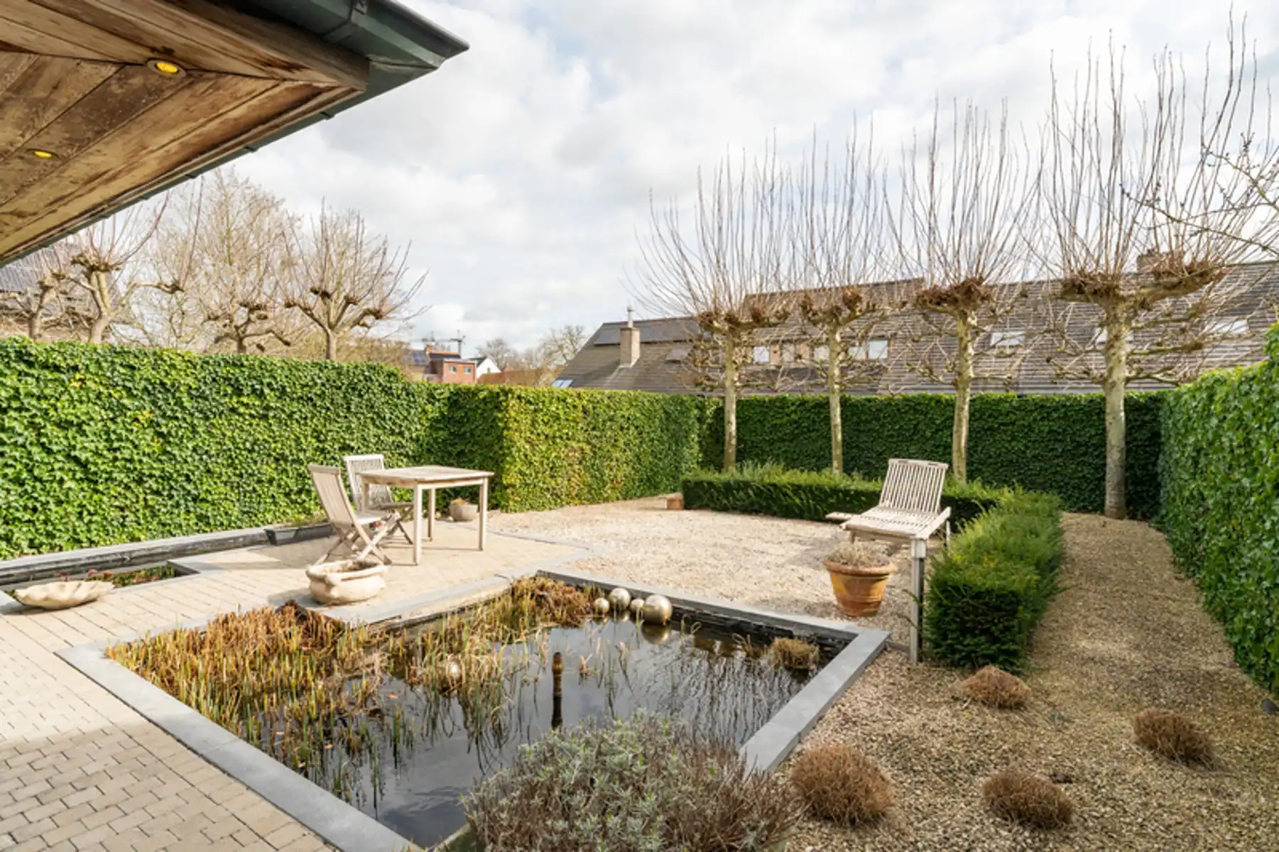 Lichtrijke en residentieel gelegen villa  foto 7