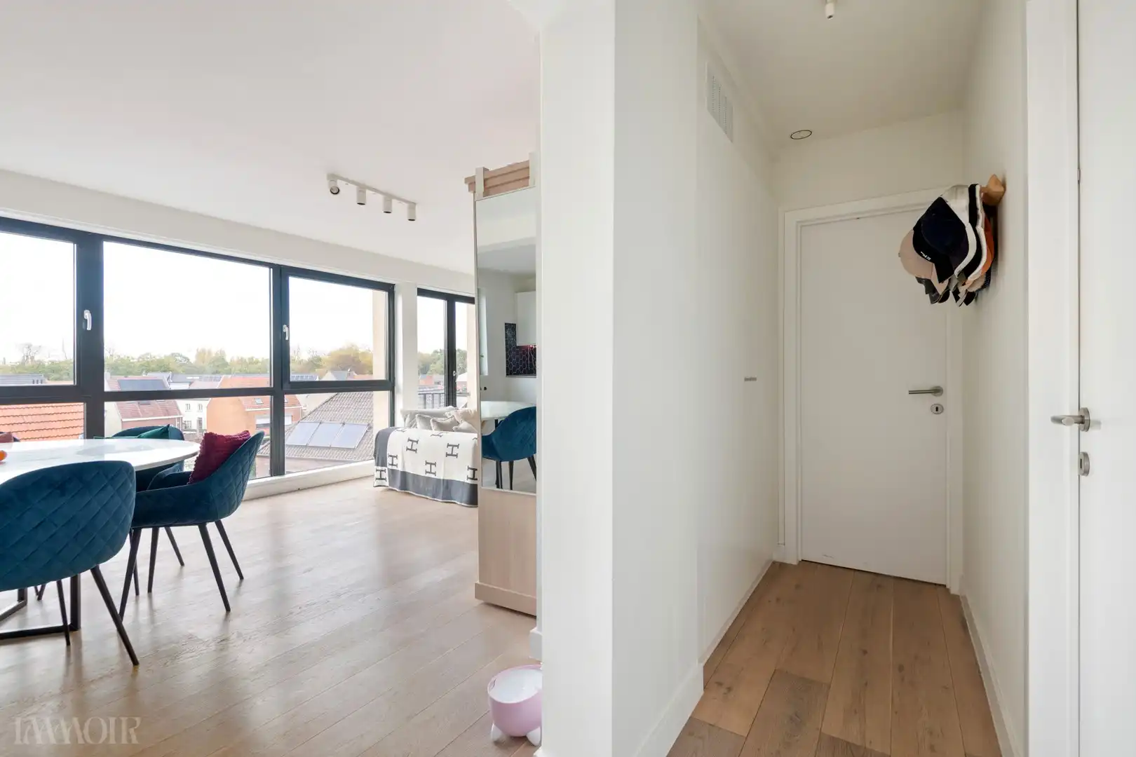 Centraal gelegen en lichtrijk appartement nabij het centrum van Ekeren. foto 9