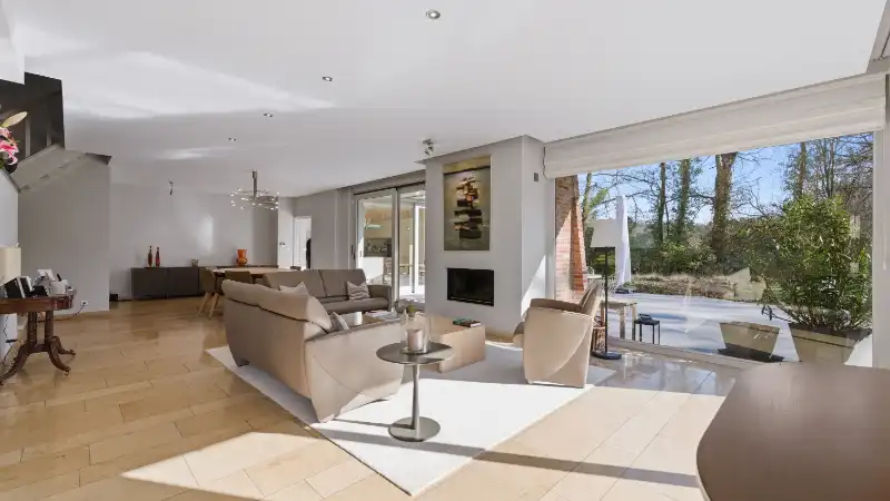 Exclusief gelegen villa van 345m² op 30 are met grote vijver foto 7