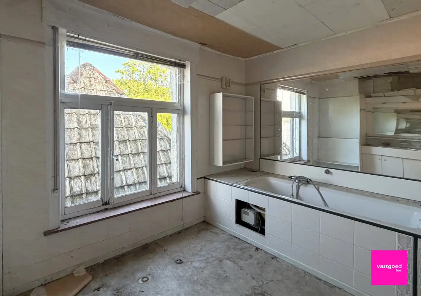 Voormalig handelshuis met veel potentieel, te Ingelmunster foto 12