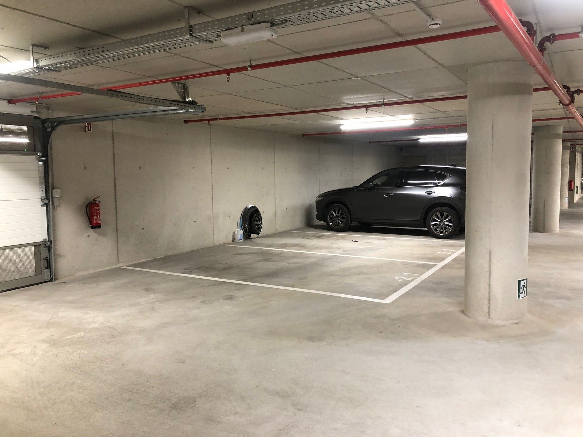 Ondergrondse autostandplaats in Res. Quartier Bleu. foto 4