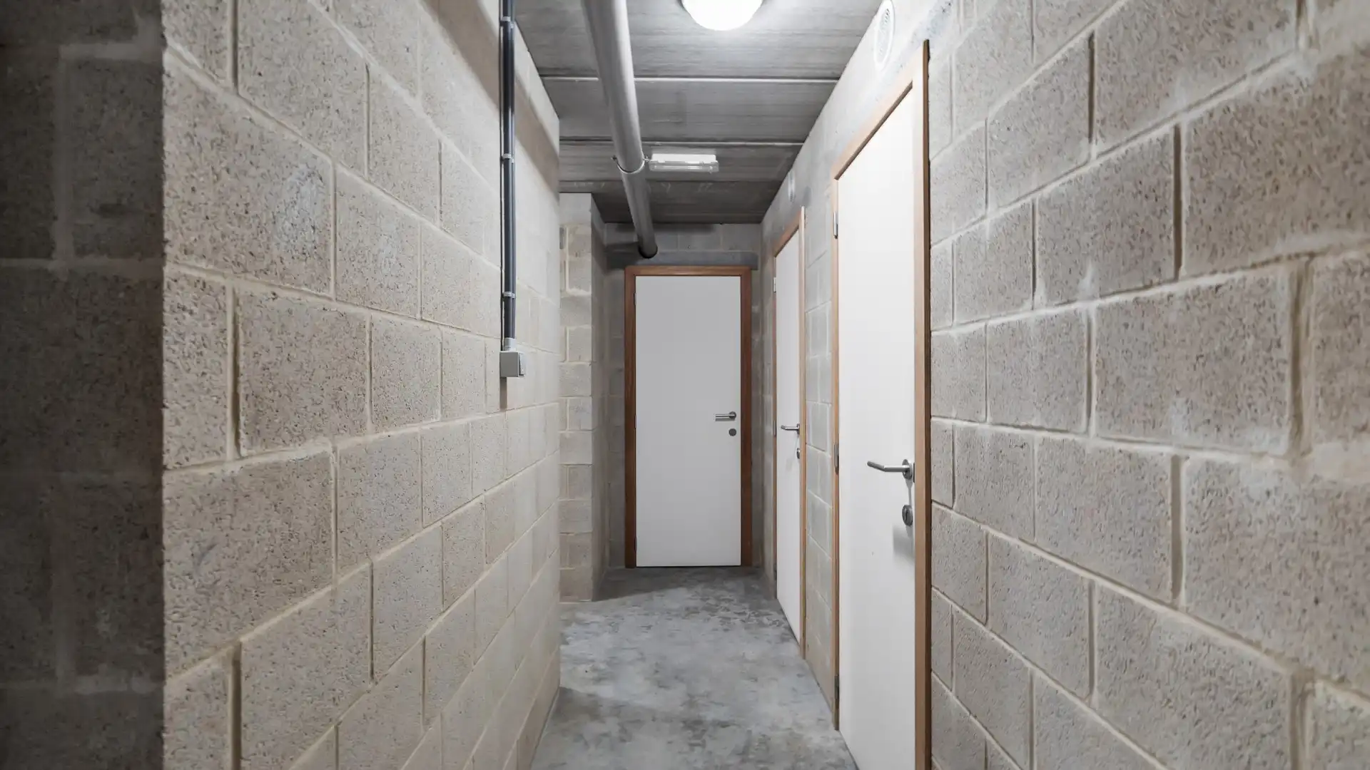 Instapklaar appartement vlakbij Genk centrum foto 18